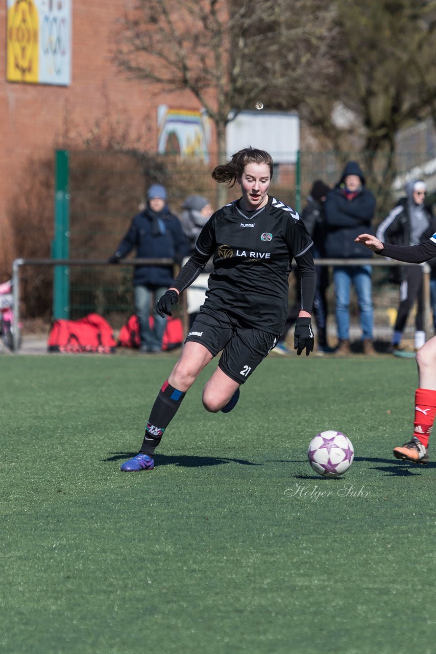 Bild 271 - B-Juniorinnen Halbfinale SVHU - Holstein Kiel : Ergebnis: 3:0